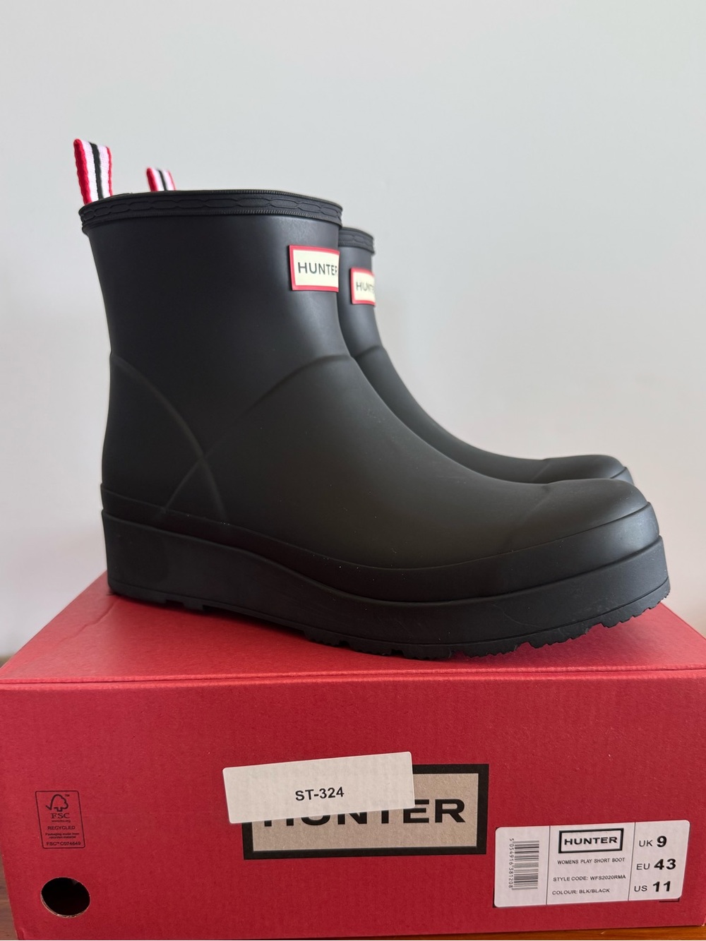 Hunter Play Short Rain Boots Black Waterproof Women’s Size 11